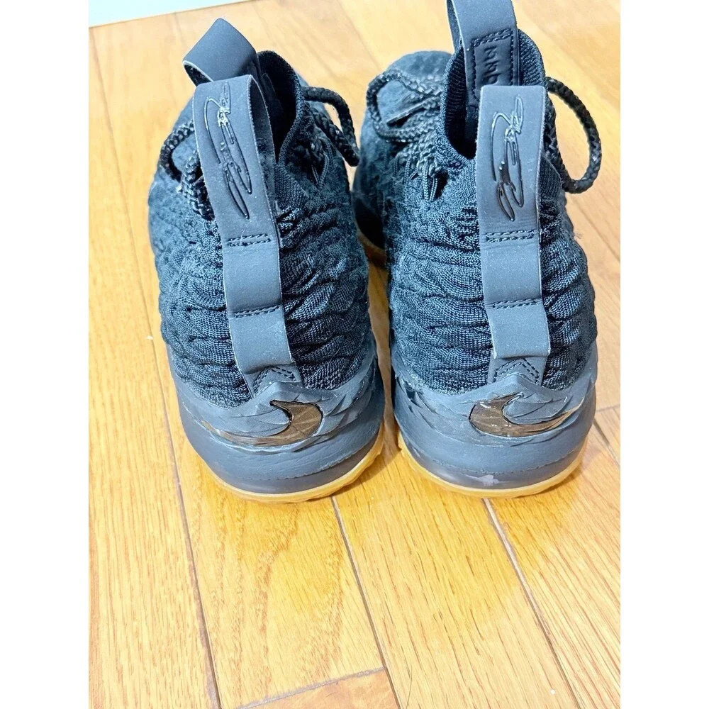 Nike LeBron 15 Black Gum Kids Basketball Shoes 922811-001 Size‎ 3.5Y